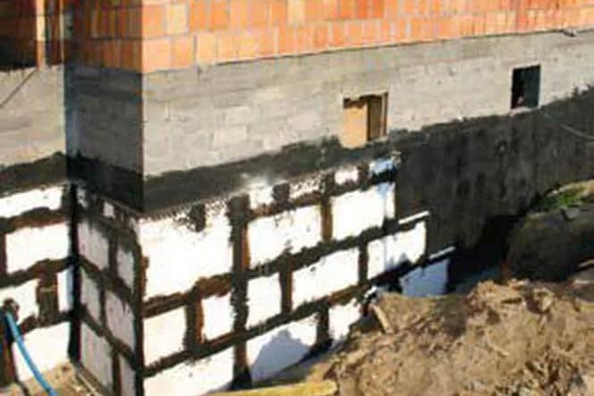 Jak ocieplić fundament, by uniknąć strat ciepła i oszczędzić na rachunkach