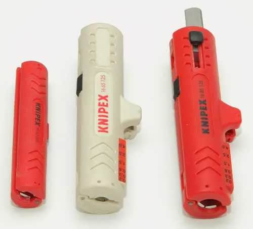 Jak skutecznie ściągać izolację z kabli bez uszkadzania przewodów