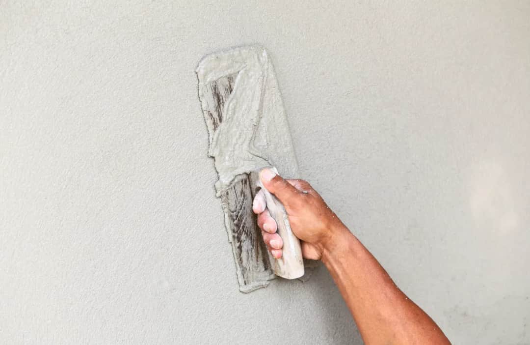 Jaka zaprawa tynkarska jest najlepsza do Twojego projektu budowlanego?