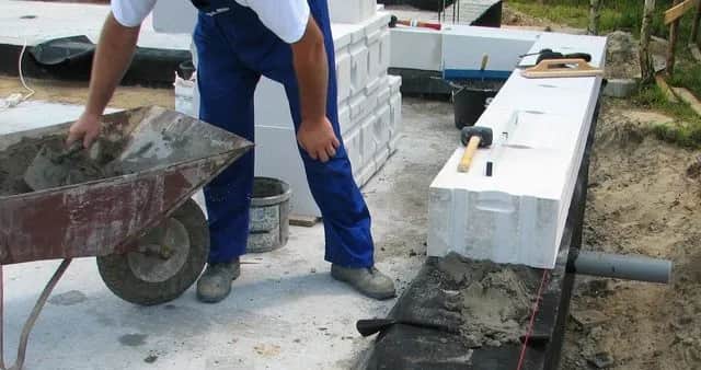 Jak zrobić suchą zaprawę cementową i uniknąć najczęstszych błędów