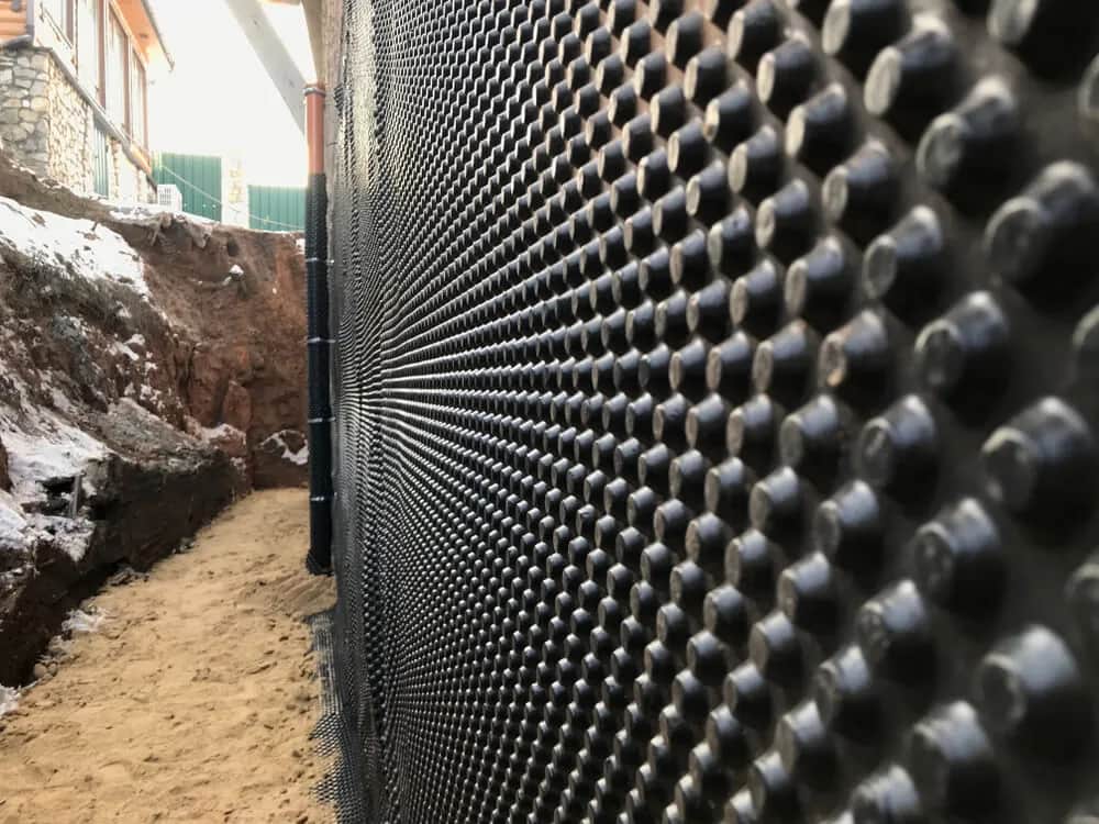 Jak zrobić izolację poziomą w starym budynku - uniknij kosztownych błędów