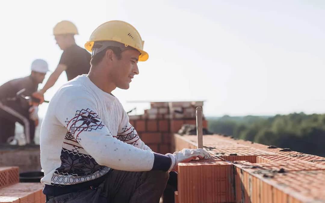 Jak zrobić zaprawę do murowania cegieł - uniknij najczęstszych błędów