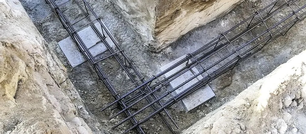 Jakie zbrojenie na fundamenty - kluczowe informacje i porady budowlane